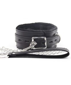 Collar Felpa con Cadena Negro